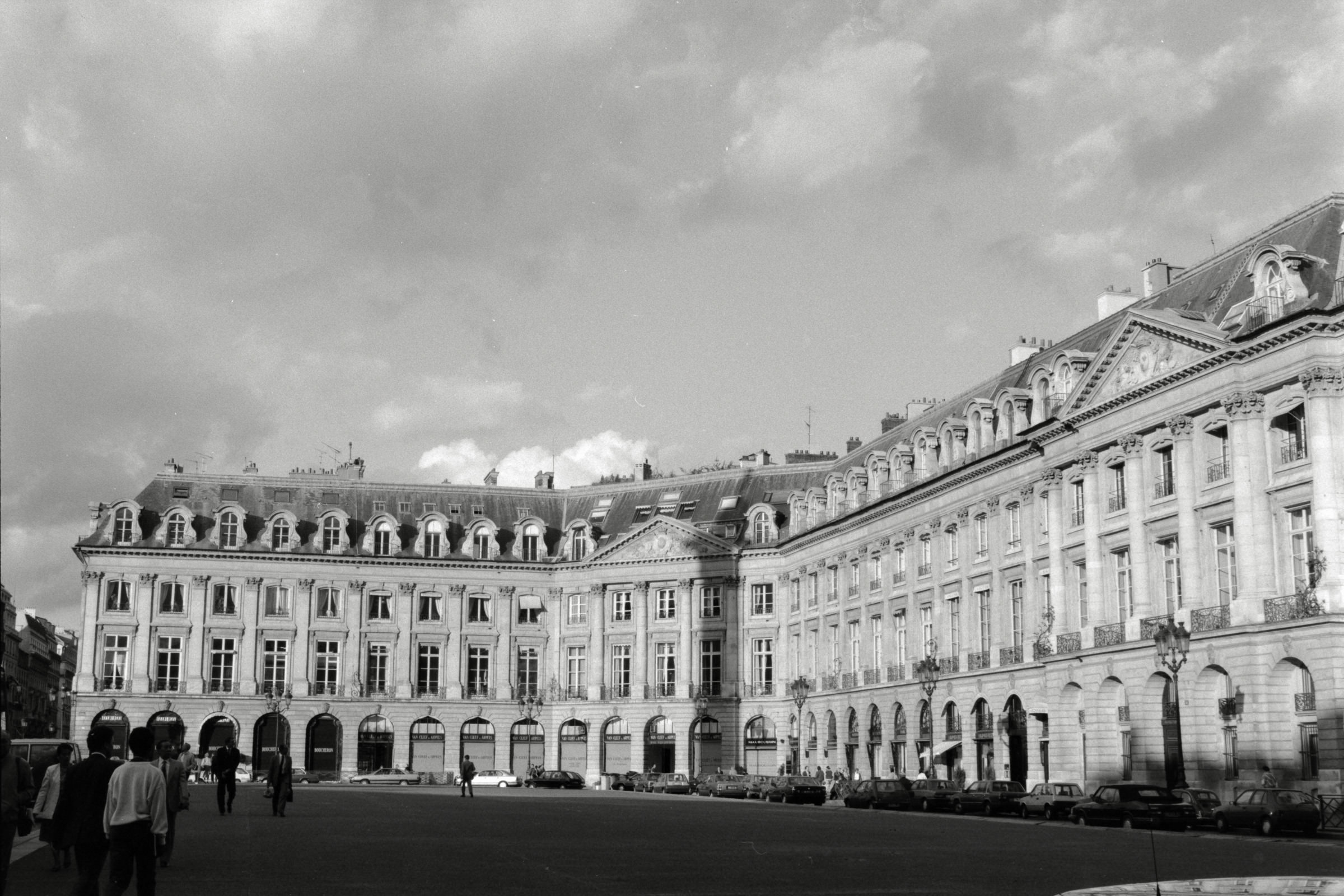 AHP F1990 09 003 sc250506 img27 NLP